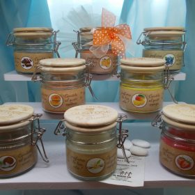 Cod. CND8G Candela in barattolo di vetro chiusura ermetica h. cm.7,5 - 8 gusti -