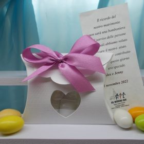 cod.SCT08309 Scatolina porta confetti busta rettangolare con cuore - cm. 10,5x8